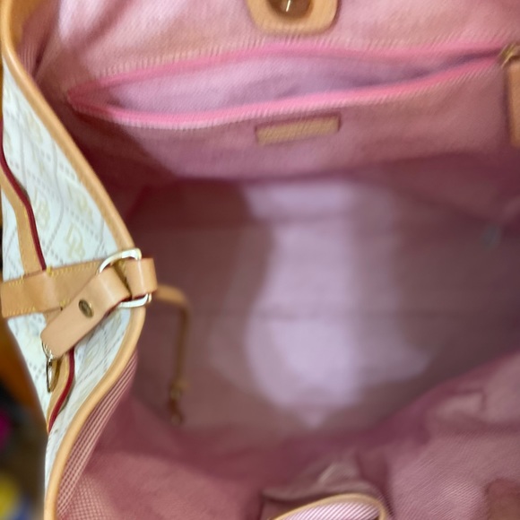 Dooney and Bourke - Picture 10 of 14